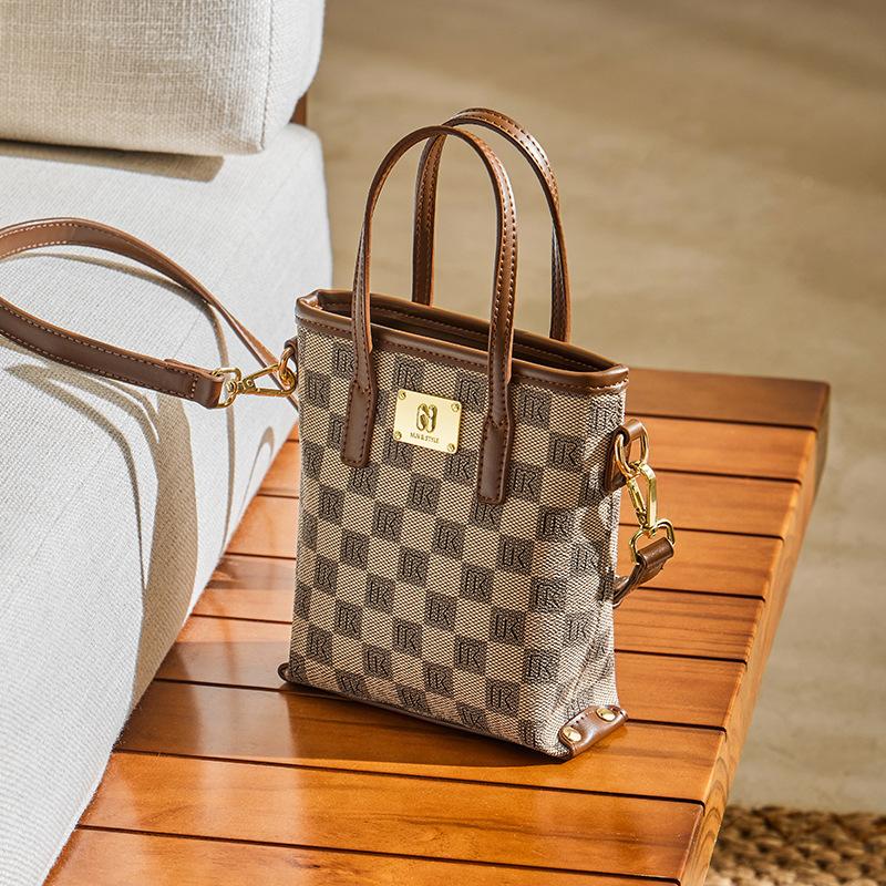 

Mrs. Qiao Bag 2025 New Crossbody Bag for Women Autumn Winter Mini Phone Bag Vintage Monogram Handbag Casual Women s Bag Long16.5CM、Thick6CM、H хаки