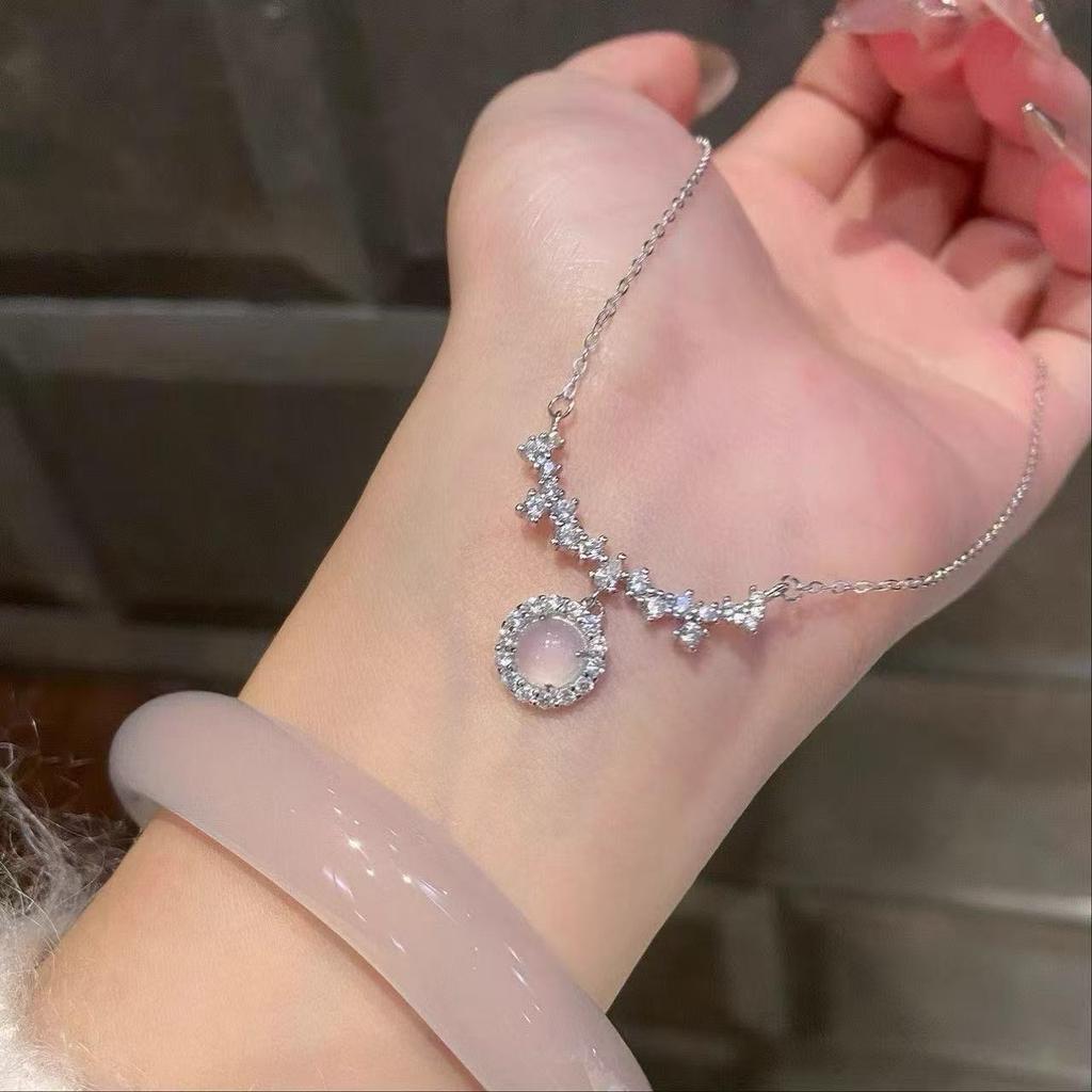 Star Lighting Necklace Female Ins Niche Design Light Luxury Senior Student Versatile Full Diamond Collarbone Chain
