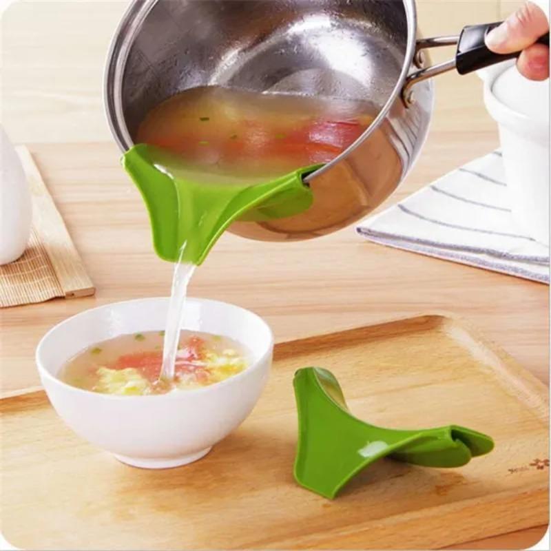 1Pc Kitchen Gadgets Anti-spill Pots and Pans Round Rim Silicone Deflector Liquid Diversion Tool