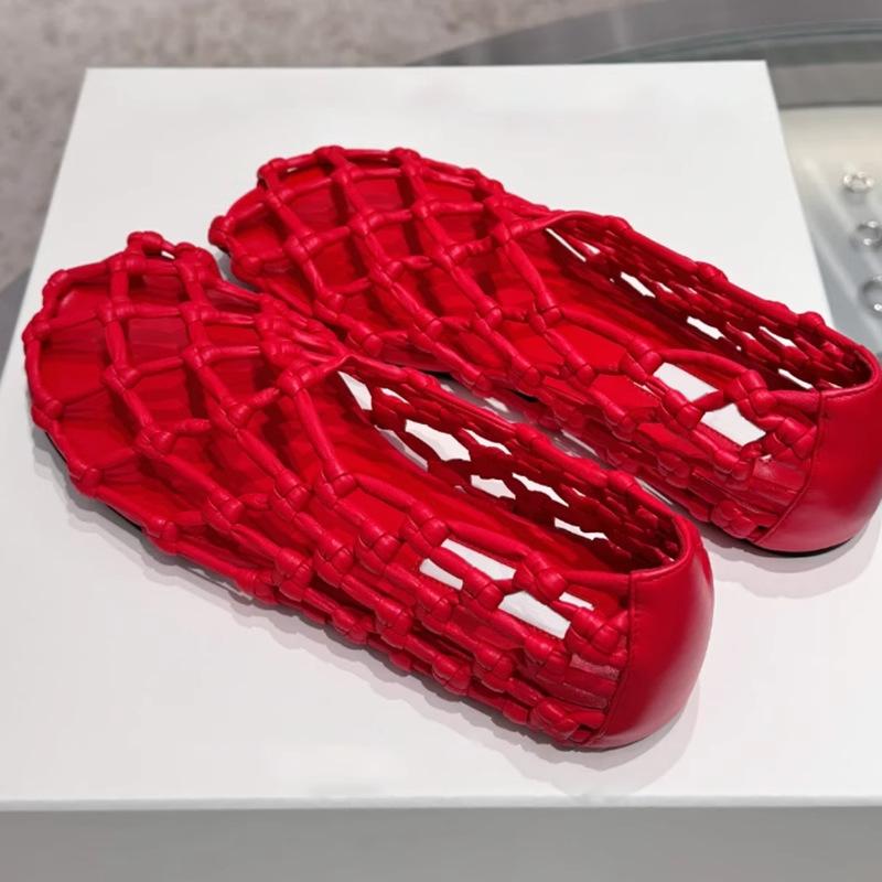 Round Head Sandals Summer Single Shoes Women's 2025 New Low-heeled Flat-bottomed Niche Designer Hollow Woven Mesh Pig Cage Shoes