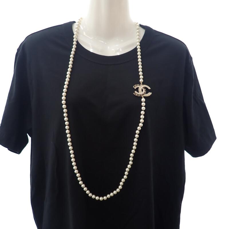 CHANEL  Necklace gold metal/leather Women
