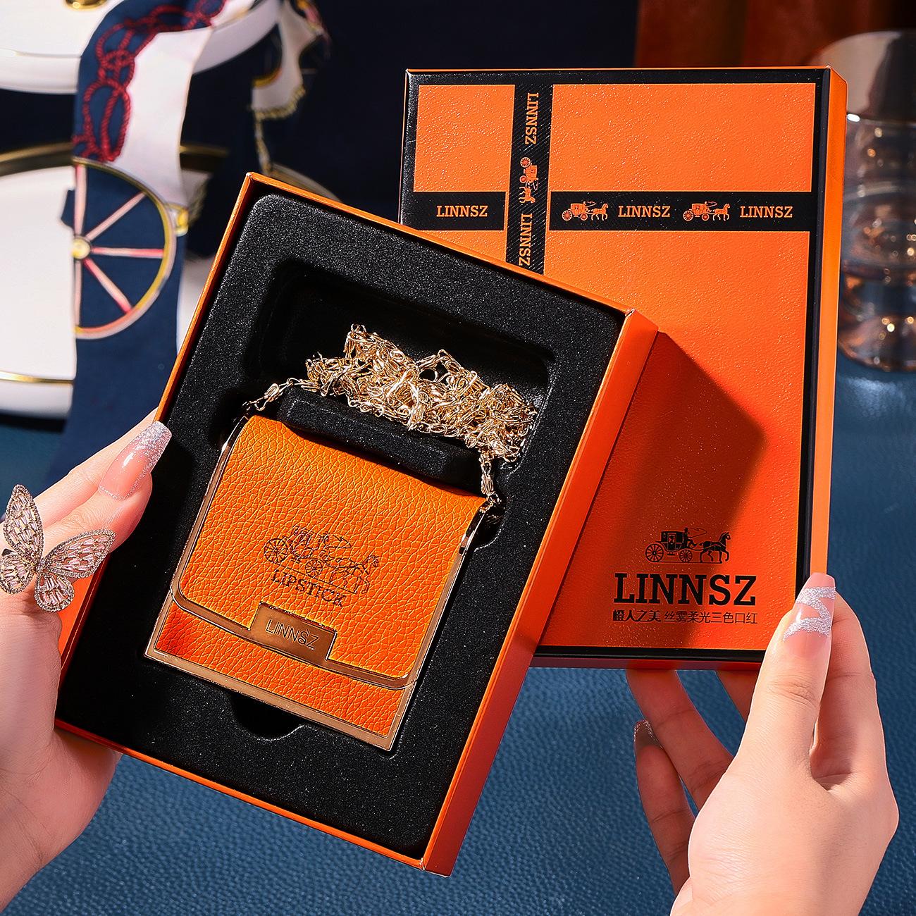 

Туман мягкий свет трехцветная помада красная матовая туманная поверхность не может уронить цветную коробку для помады