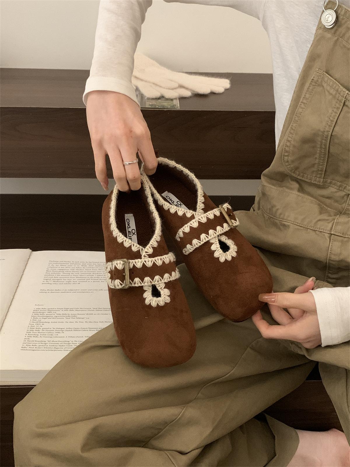 

Fashion retro style embroidered Birkenstocks women s 2025 autumn new models wear one pedal lazy shoes single shoes 39 коричневый