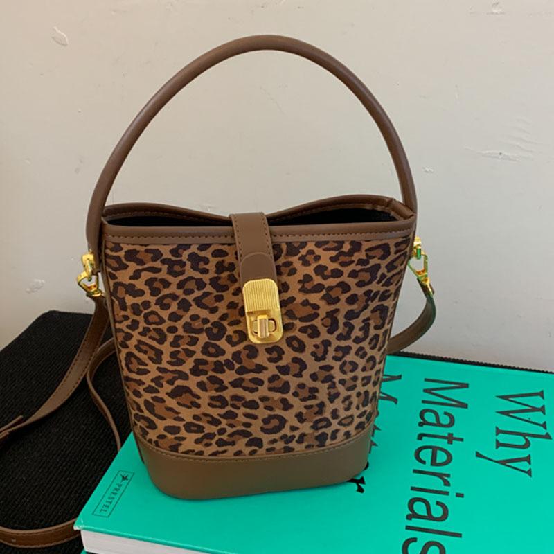 Niche simple leopard print fashion commuter handbag bag women's autumn and winter new messenger bucket bag