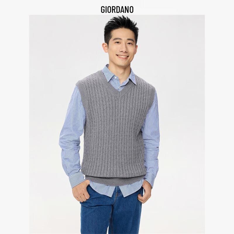 

Giordano Men s V-Neck Cable Knit Sweater Vest L