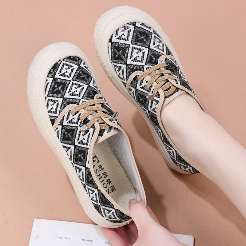 

****** and Autumn retr***isherman shoes old ******* cloth shoes women s mother single shoes wide feet breathable one pedal middle-aged and elderly 35