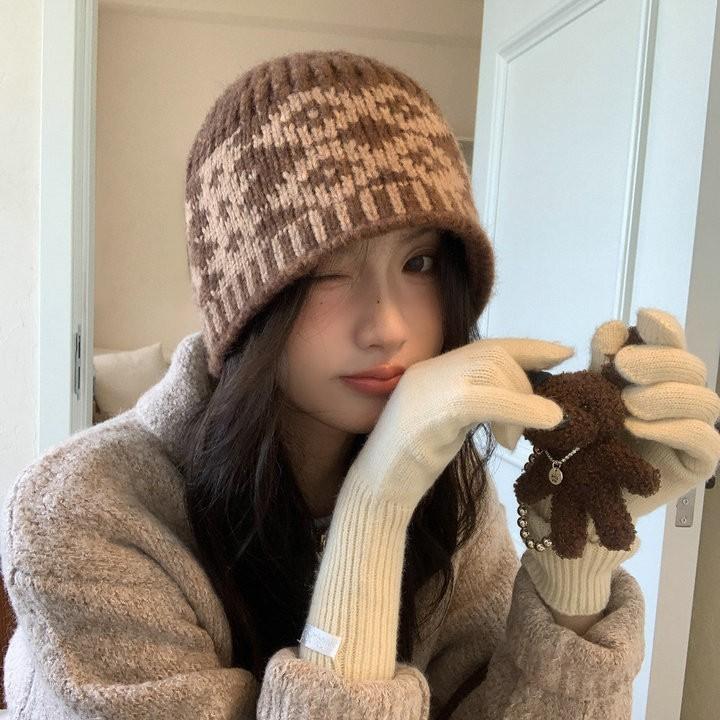 

Korean Retro Creative Woolen Hats for Couples in Autumn and Winter Diamond Patterned Color Blocked Warm Knitted Hats and Cold Hats M（56-58cm）