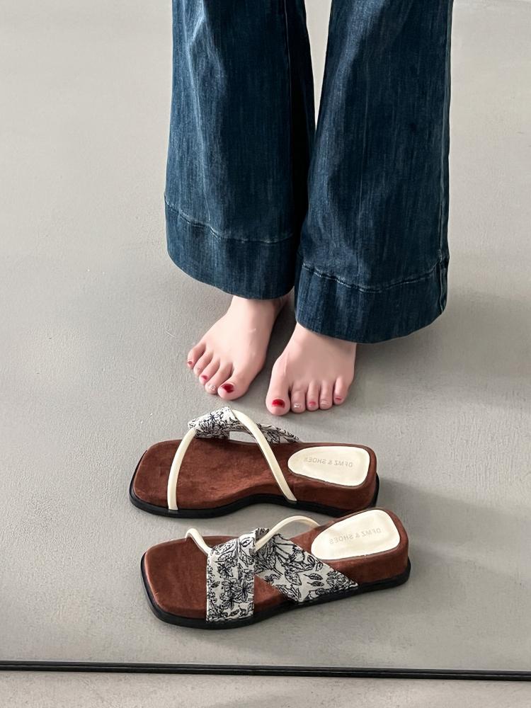 Fashion Shoes Woman 2025 On A Wedge Slippers Casual Pantofle Platform Luxury New Summer Slides Shoes Woman 2025 Slippers Casual Pantofle