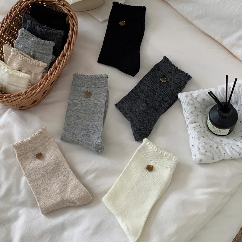 Women's Mid-Calf Lace Cotton Socks - Little Flower Shell Button, Boneless, Versatile Korean Style for Autumn and Winter