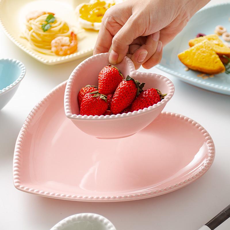 Nordic Irregular Heart-shaped Ceramic Dinner Plate Breakfast Dessert Bowl Exquisite Heart Dinner Dish Kitchen Utensils Art Decor