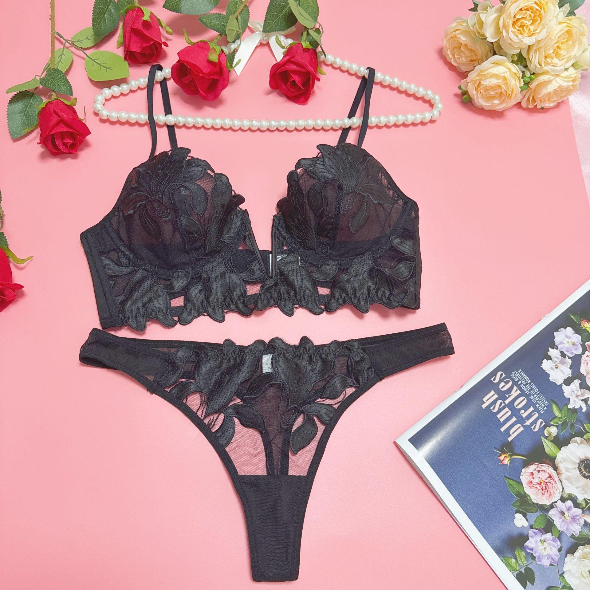 

Благородное сексуальное нижнее белье ультратонкий глубокий V-образный сетчатый вышитый кружевной бюстгальтер антипровисающий комплект S чёрный