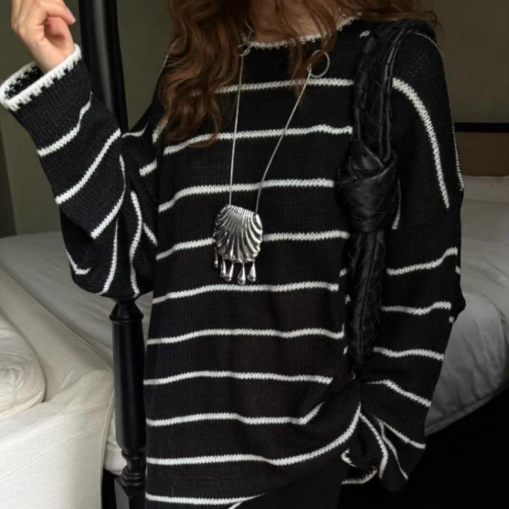 Elegant Metal Shell Tassel Pendant Necklace for Women Crossbody Accessory Suitable for Parties High-End Feelings