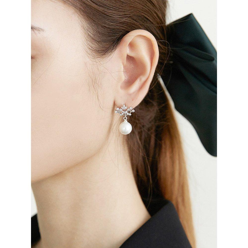 Blanche Cubic Pearl Earrings Jb-21-004E