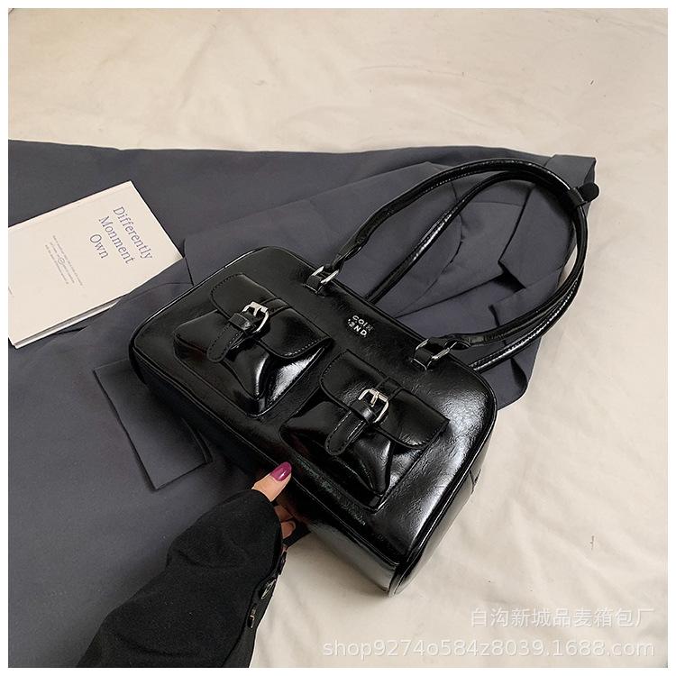 

Korean women s bag 2025 new retro college style Boston bag foreign style plaid commuter bag shoulder handbag