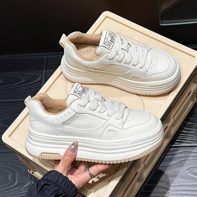 Dicke Sohle Samtleder kleine weiße Schuhe für Damen lässige vielseitige höhenerhöhende Muffin Rindsleder Board Schuhe für Damen