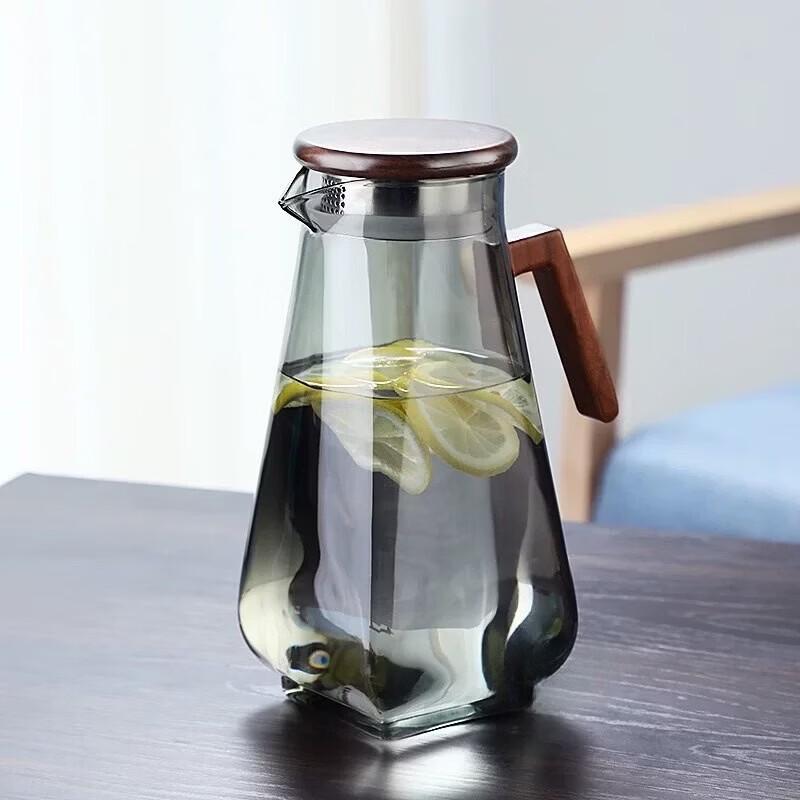 ZISIZ Square Base Glass Cold Water Pitcher