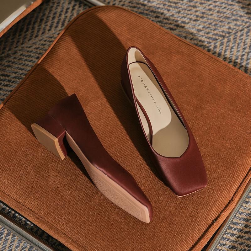 

Туфли на высоком толстом каблуке с квадратным носком, простые и темпераментные, на среднем каблуке 34