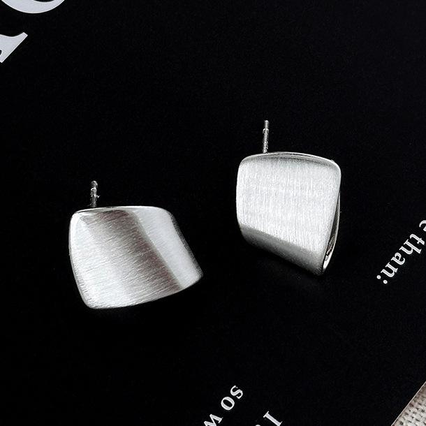 Women's Niche Design Aesthetic Minimalist Geometric Square Stud Earrings