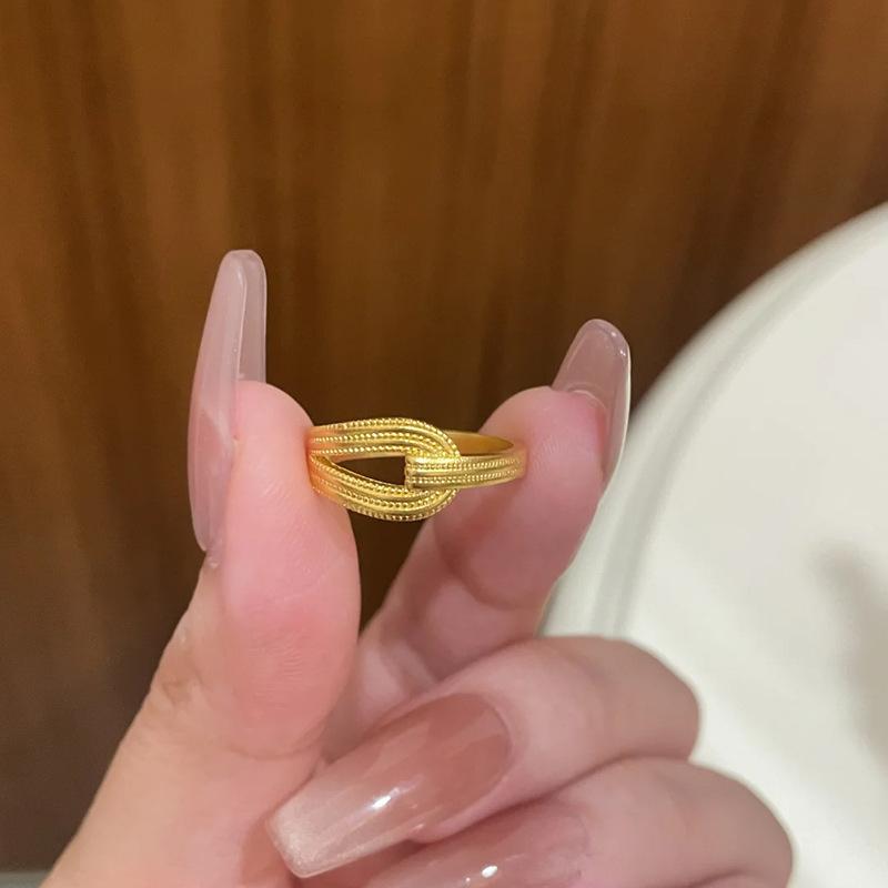 Simple Saddle Fashion Ring Antique Gold Craftsm Grainy Luxurious High-end Rings for Women Couple Neutral Style Party