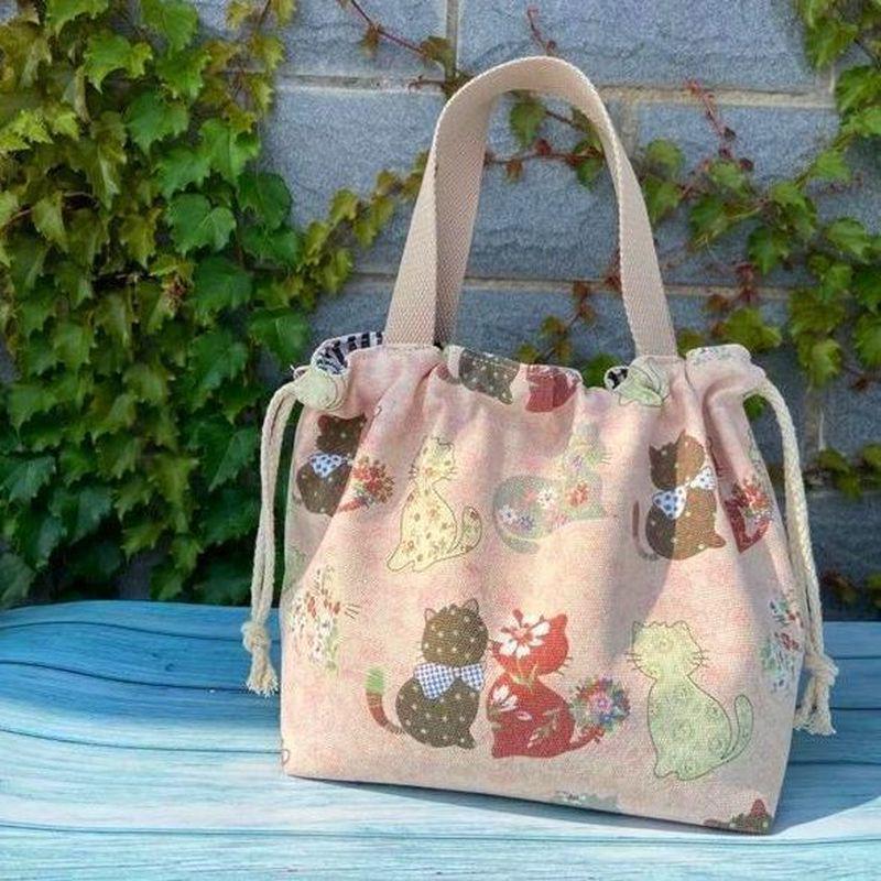 Women s 2026 Versatile Canvas Tote: Lightweight Handbag & Lunch Bag for Office & Outings.