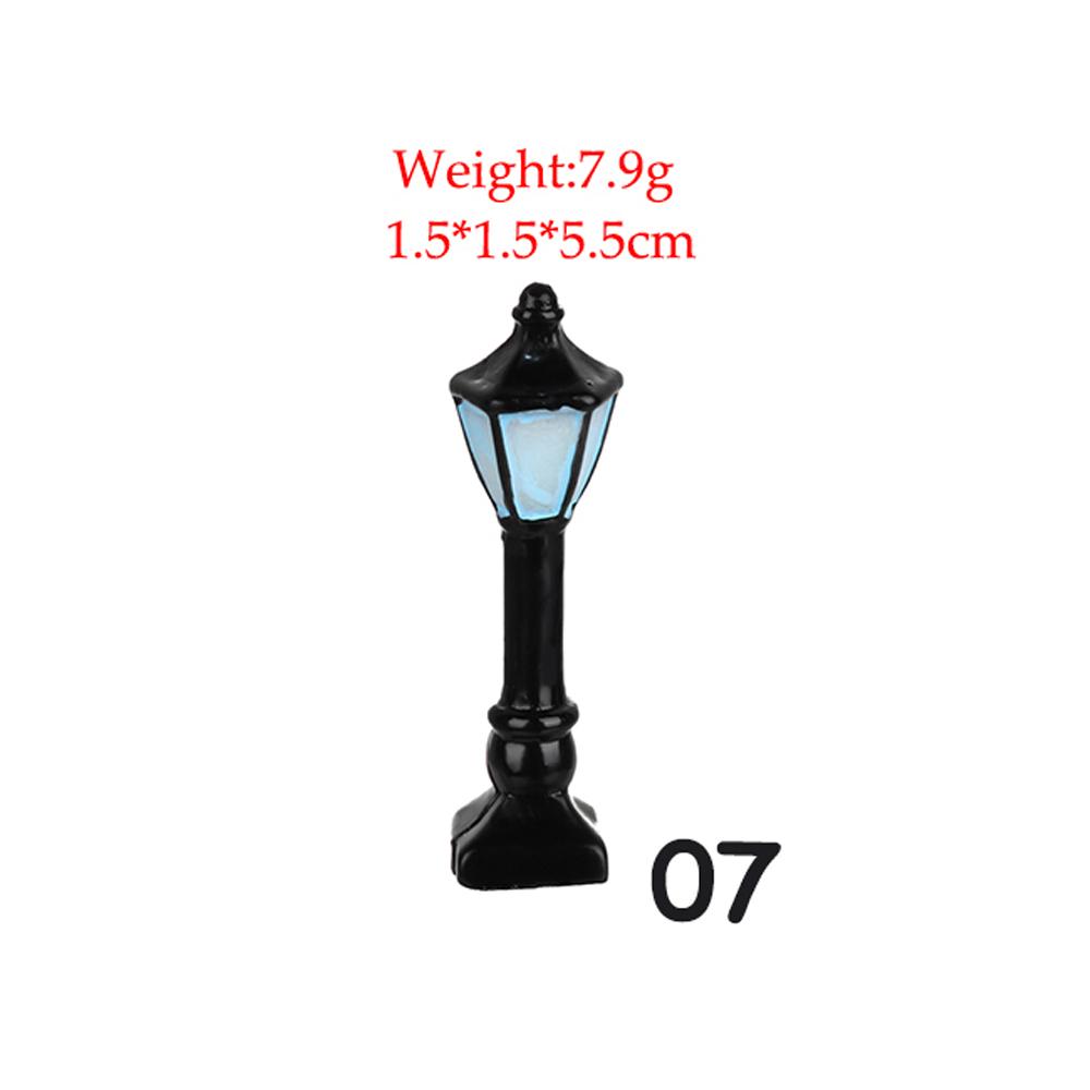 Retro Mini Street Lamp Miniature Garden Ornament Streetlight Figurines Fairy Garden Decoration Resin Craft Micro Landscaping