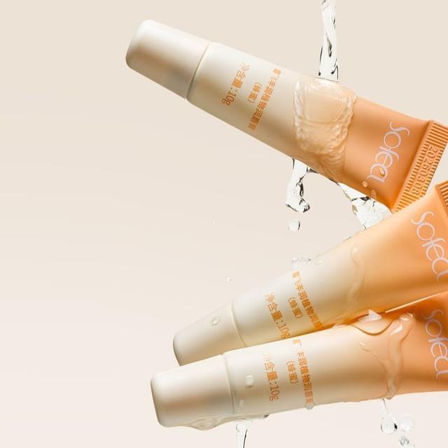 Sofea - Moisturizing Plant Lip Balm - 2 Flavors Coconut Hibiscus - 10g