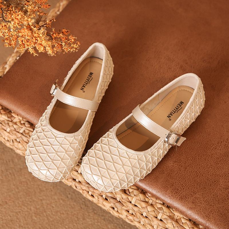 The New Soft Feet Are Not Tired, Doudou Mary Jane Shoes Are Beautiful, with Summer Flat-soled Single Shoes, Women's Small Leather Shoes 2025 Ski