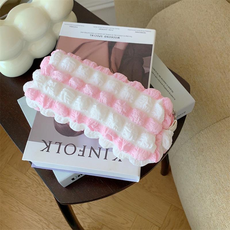 

Soft Ladies Bubble Pencil Bag Cosmetic Bag Girls Storage Bag Wrinkle Makeup Bag StyleL