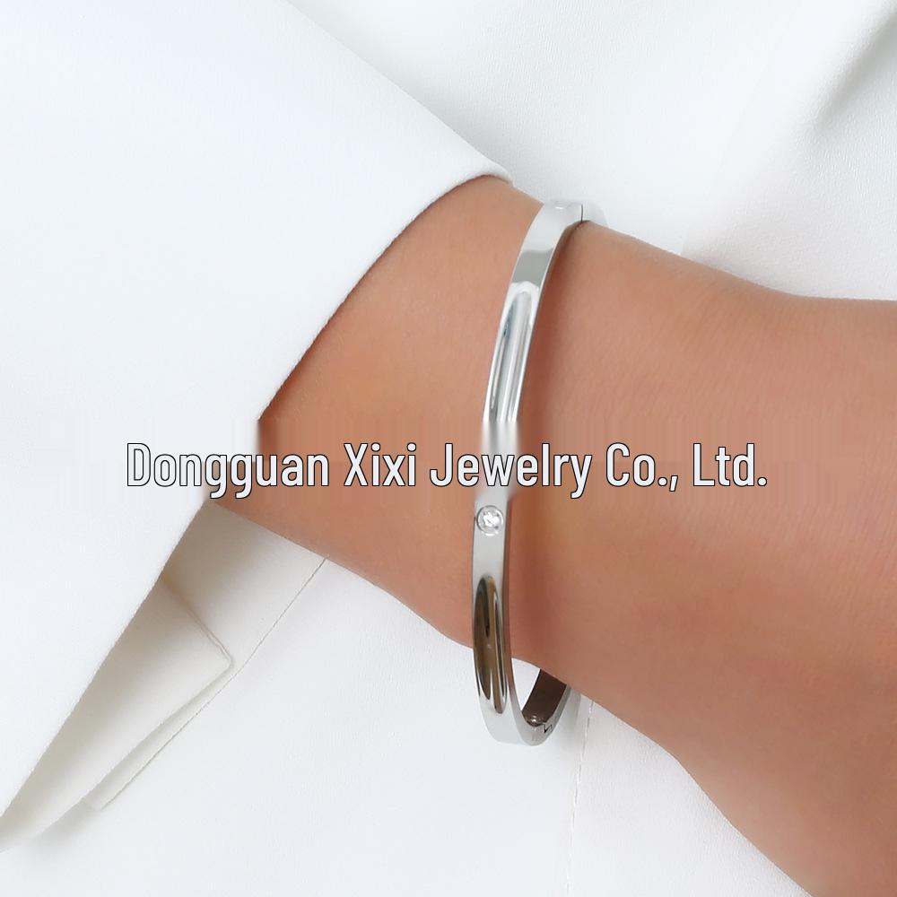 Women s Fashion Stainless Steel Electroplated Color Retention Bracelet, Japanese Korean Design, Simple and Stylish Cross-Border Bracelet.