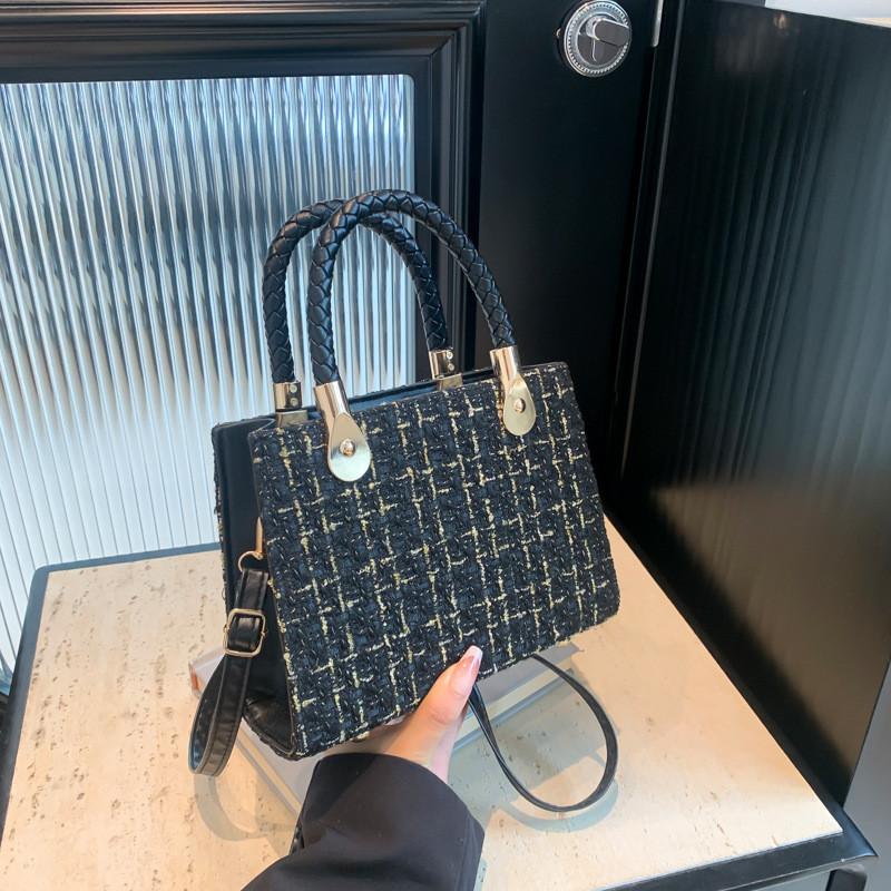 Small Square Bag For Women With Textured And Zipper Closure For Daily Use