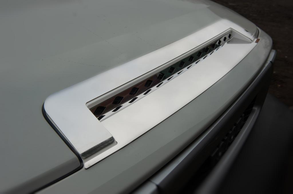 

Chrome caps on the hood (stainless steel) for Toyota FJ Cruiser