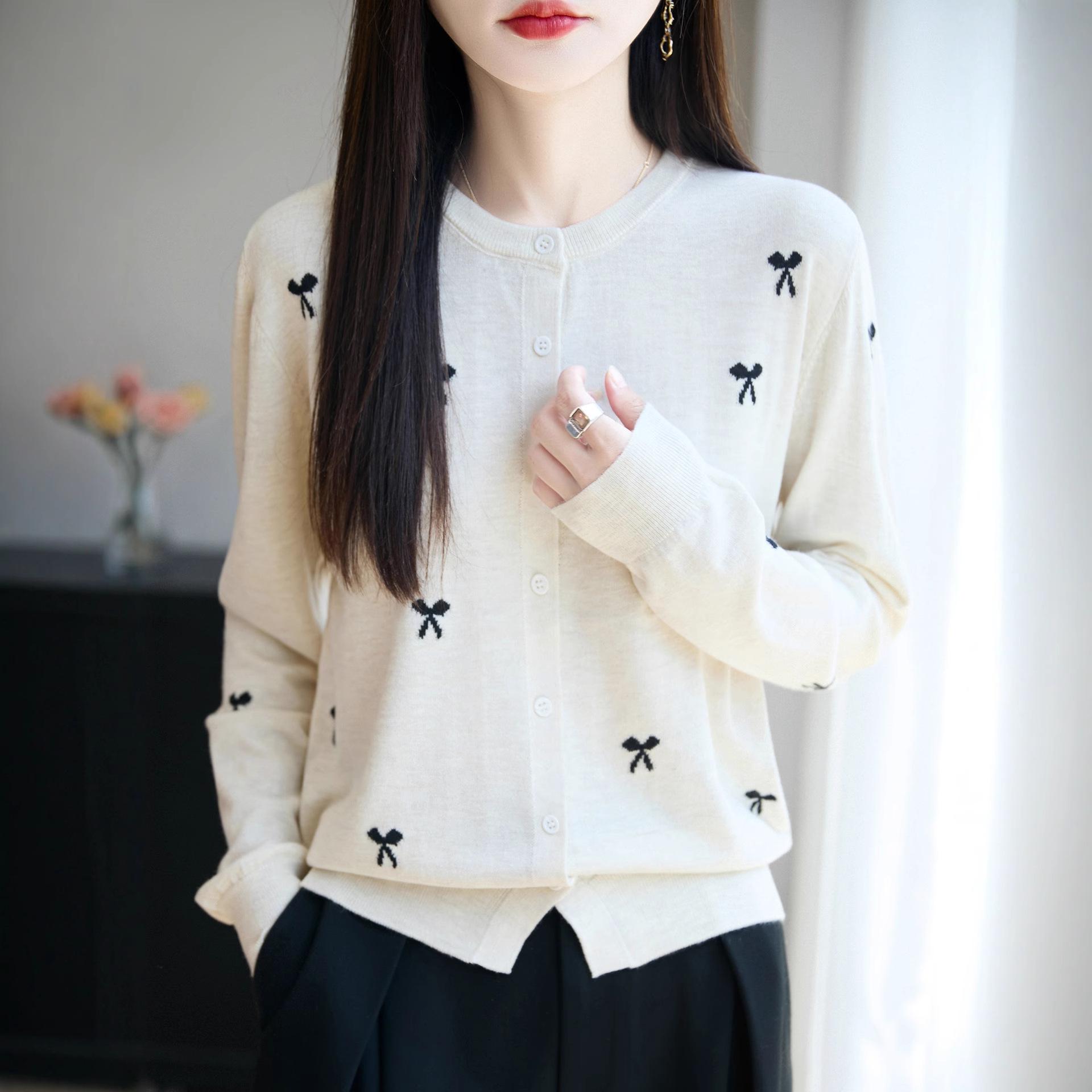 

DAFIFY Women s Fashion Casual Fall Winter Long Sleeve O-Neck Sweaters M