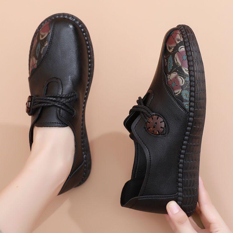 

Источник 2025 весенние туфли для мам с полыми отверстиями сандалии удобная мягкая подошва для пожилых кожаная обувь плоская бабушкина обувь 35