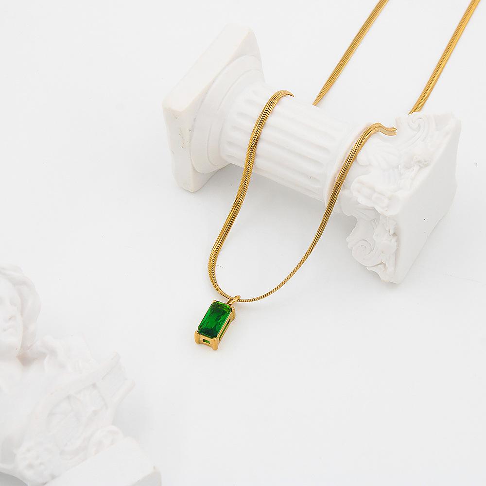 Barevný čtvercový zirkonový přívěsek náhrdelník z nerezové oceli klíční řetízek ženský nádherný náhrdelník