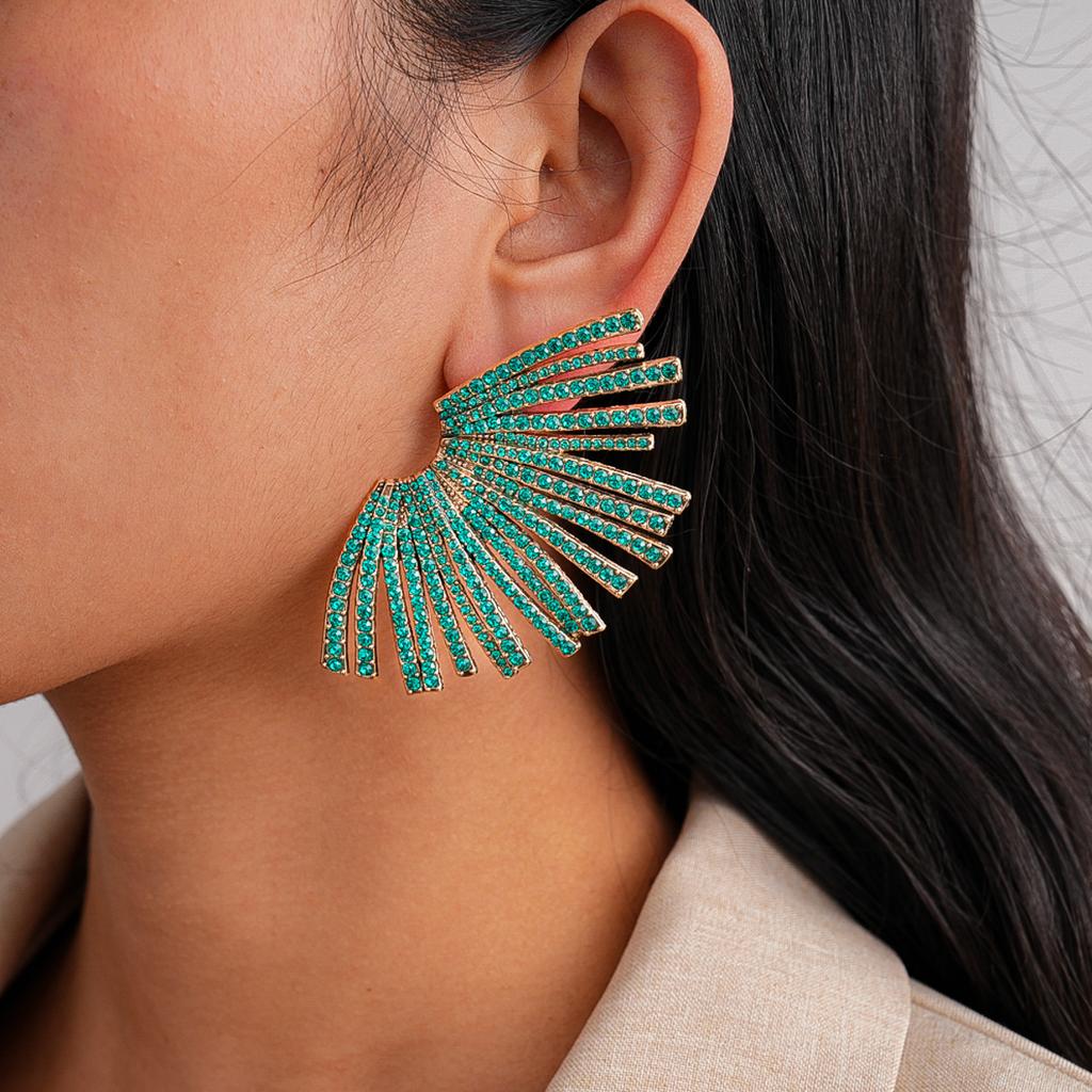 Boucles d'oreilles aiguille en acier géométriques exagérées style européen et américain serties de diamants boucles d'oreilles de luxe léger niche