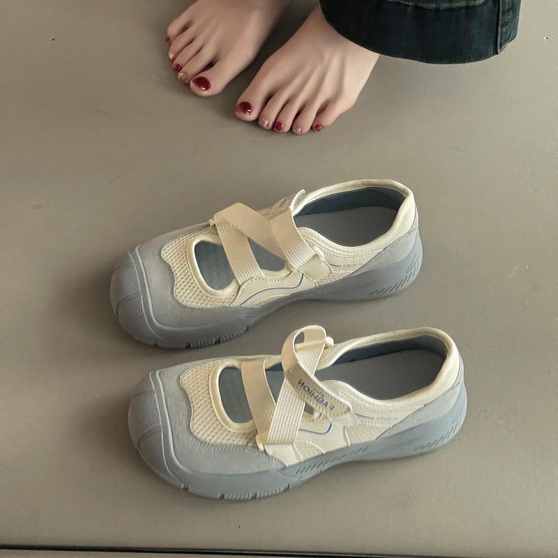 Fashion retro design feeling ugly and cute breathable casual shoes women's 2025 new summer wear versatile sports sandals