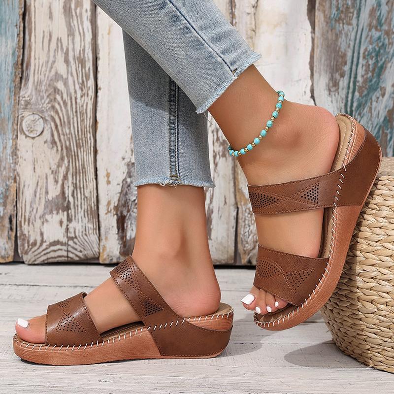 Sommer Weiche Plateau-Slipper für Damen PU-Leder Rutschfeste Keilabsätze Pantoletten Frau Outdoor Leicht Mittelhohe Absätze Lässige Flip-Flops Weiblich
