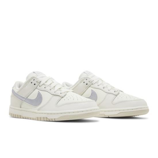 

Nike Wmns Dunk Low Sail Oxygen Purple DX5930-100 EU 40.5 фіолетовий