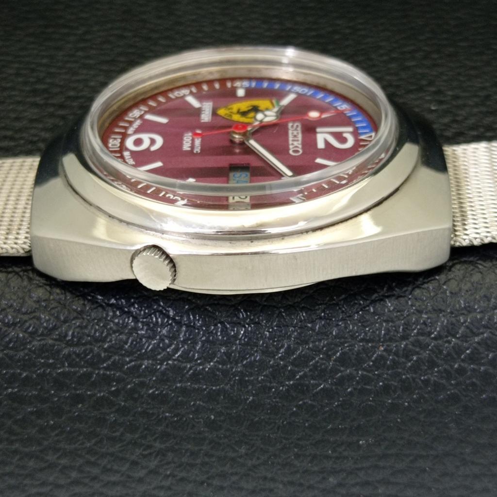 SEIKO AUTOMATIC VINTAGE 7009A JAPAN MENS FERRARI DIAL WATCH a700405-5