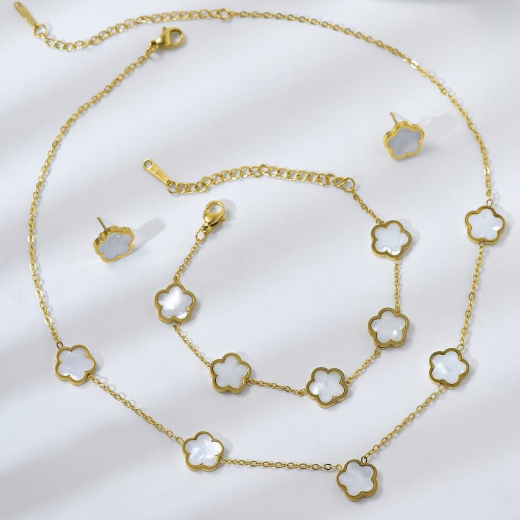 Fashionable Titanium Steel Colorless Five-leaf Flower Necklace Bracelet Earrings Set for Women's Niche High-end Versatile Four-leaf Clover Collarbone