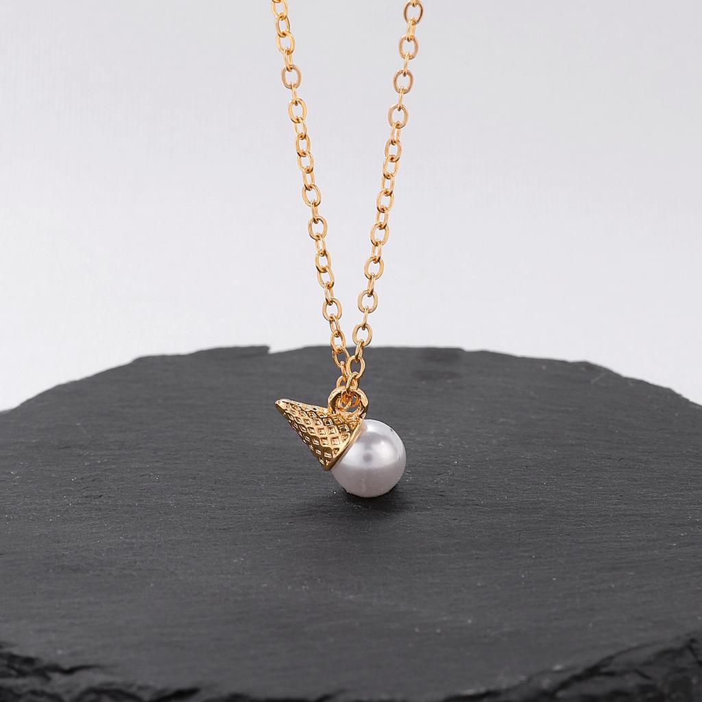 2025ins naszyjnik wiatr damski seria pereł lody niszowy zmysł designu uroczy wszechstronny wisiorek celebrytki internetowej lato