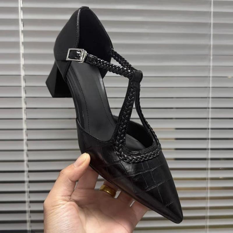 

Мода 2025 Плетеный стиль Новый сказочный стиль Универсальная корейская версия Сумка Головные сандалии Женская обувь Толстый каблук Высокий каблук Женские сандалии 34 чёрный