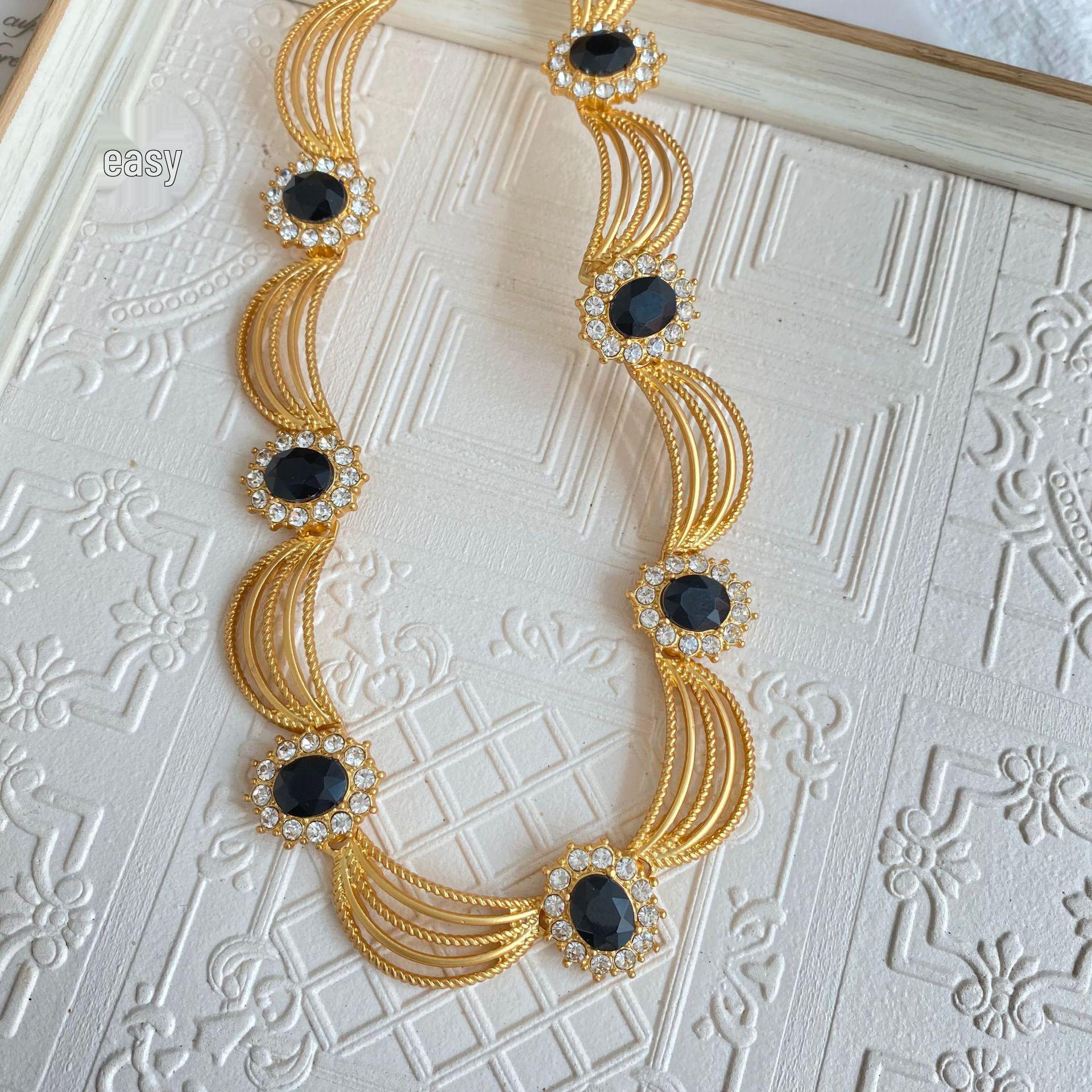 

В поисках ясной тени: Винтажное ретро кружевное ожерелье во французском стиле с цирконом