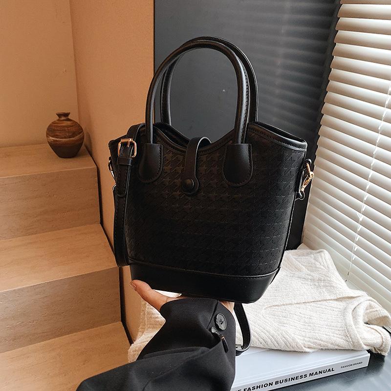 Fashiable Ctrast Color Women's Hand-Bucket Bag New Versatile Crossbody Underarm Bag Elegant Temperament Shoulder Bag