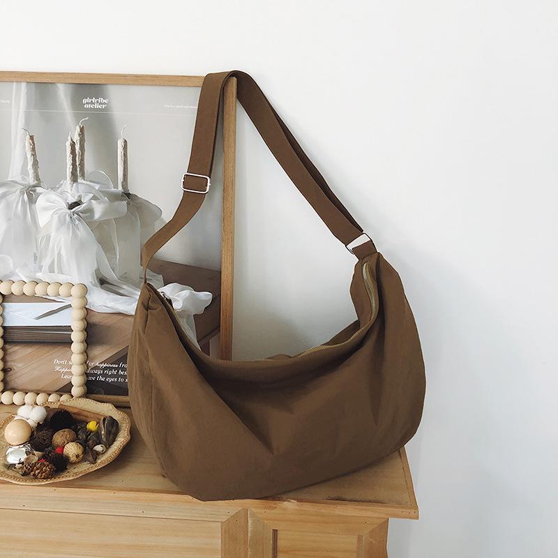 Simple Lazy Style Lightweight Nyl Dumpling Bag 2026 New Casual Versatile Messenger Bag Women's Large Capacity Shoulder Bag