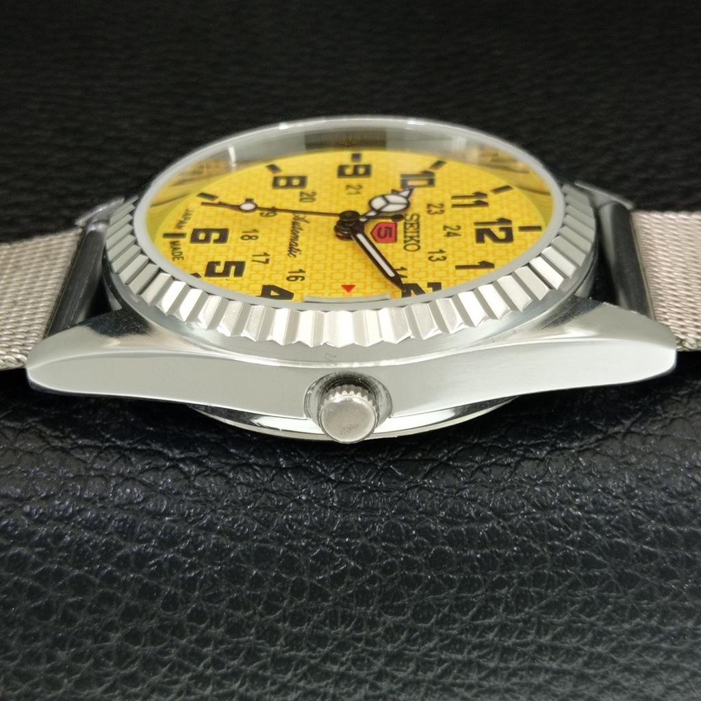 VINTAGE SEIKO 5 AUTOMATIC REFURBISHED JAPAN MENS YELLOW DIAL WATCH a443960-1