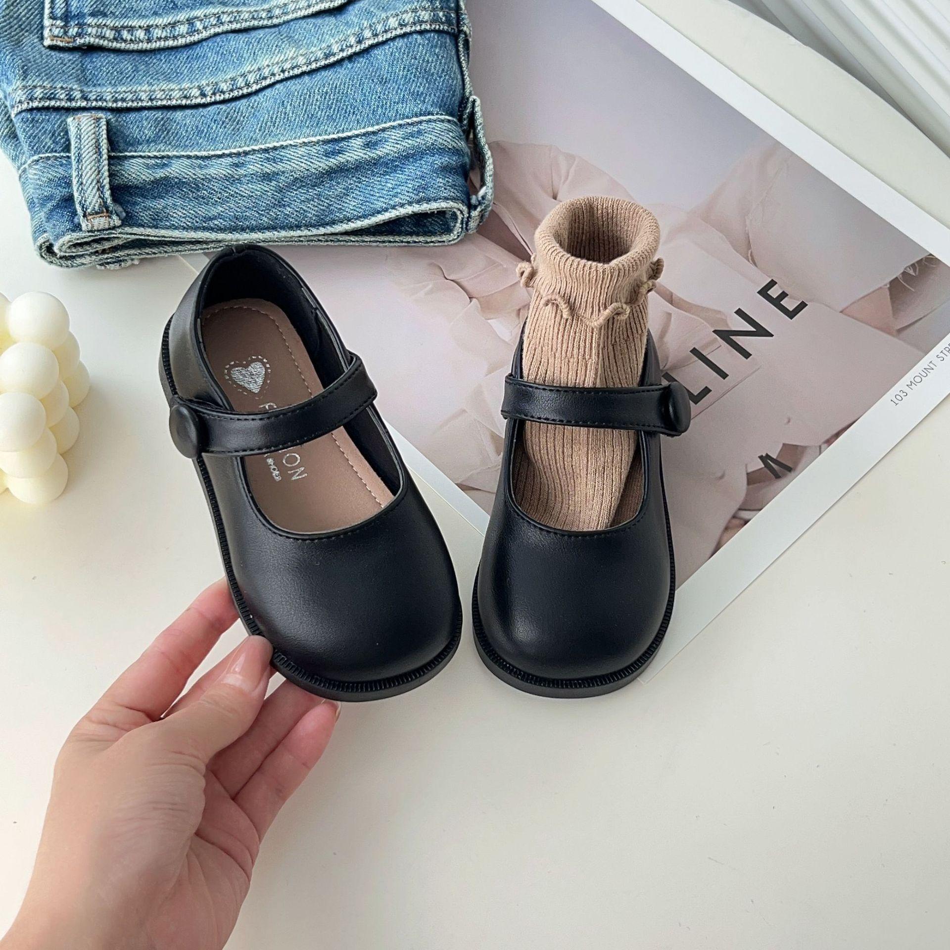 

Girls leather shoes, black princess shoes, soft-soled new children s shoes, loafers, girls shoes, little girls single shoes 23 чёрный