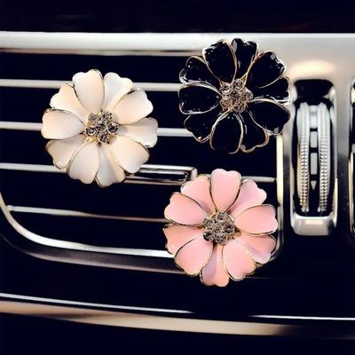 2pcs Exquisite Diamond Small Daisy Perfume Car Air Conditioning Vent Clip Aromatherapy Balm Car Decoration Supplies