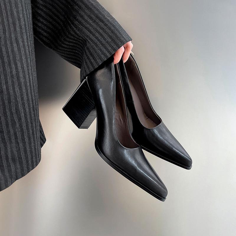 

Sheepskin~ retro pointed thick heel temperament not tired feet single shoes women s 2025 new commuter medieval black high heels 40