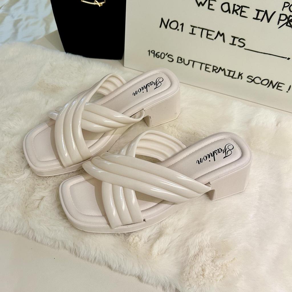 Southeast Asia Women’s Chunky Heel Summer Sandals: Versatile Outdoor Beachwear